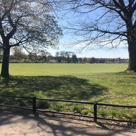 Roundhay House Semesterbostad *